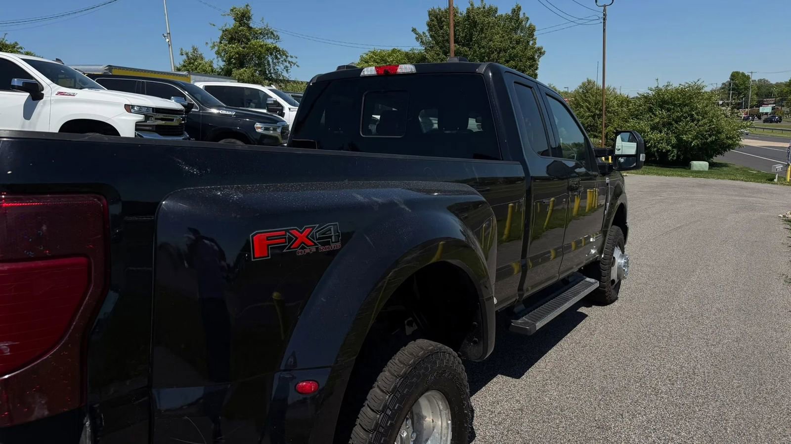 Used 2020 Ford F350 Lariat w/ Lariat Value Package AWD/4WD image 3