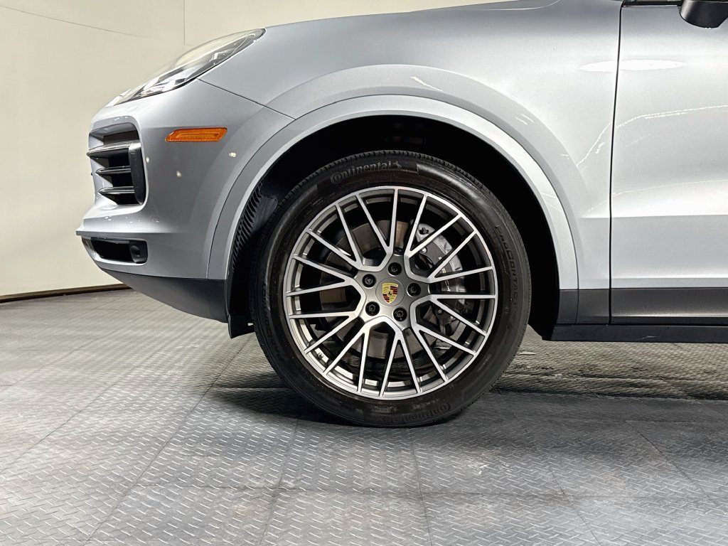 Certified 2023 Porsche Cayenne AWD/4WD image 29