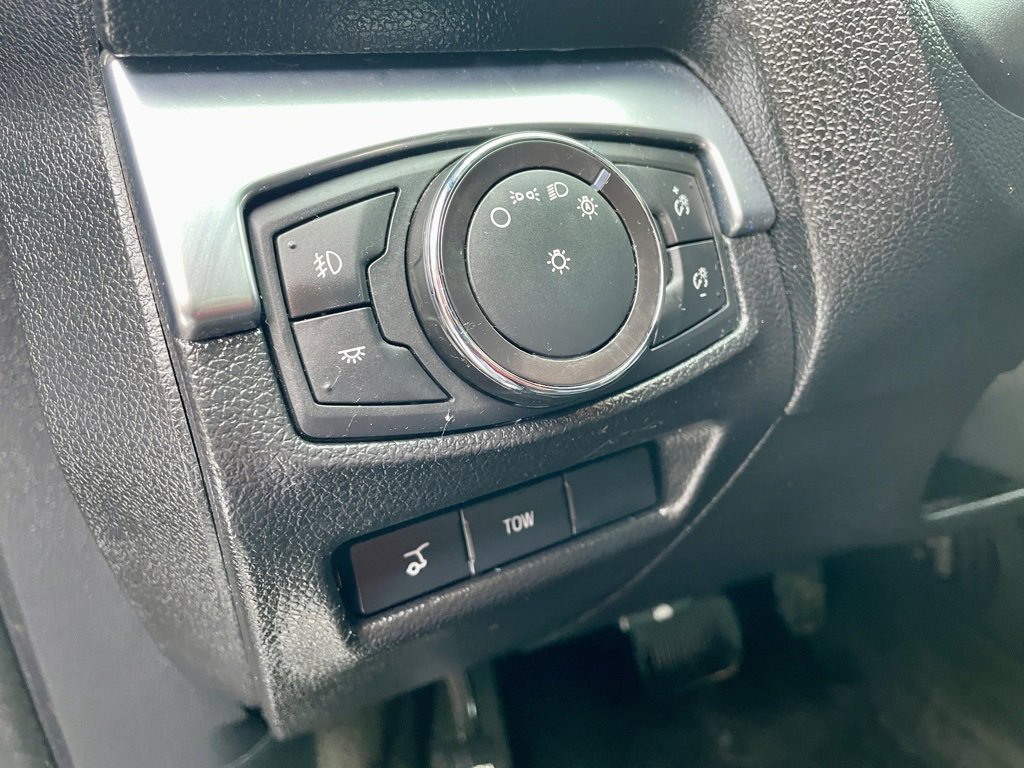 Used 2018 Ford Explorer Sport w/ Ford Safe & Smart Package image 28