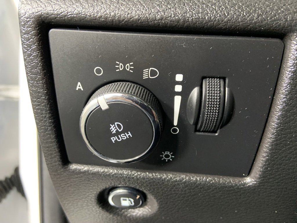 Used 2021 Jeep Grand Cherokee Limited image 9