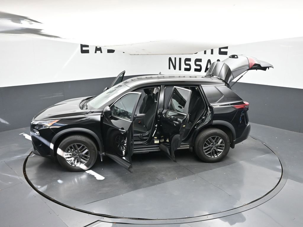 Used 2023 Nissan Rogue S image 41