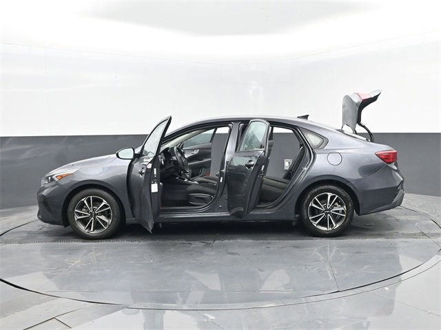 Used 2023 Kia Forte LXS image 28