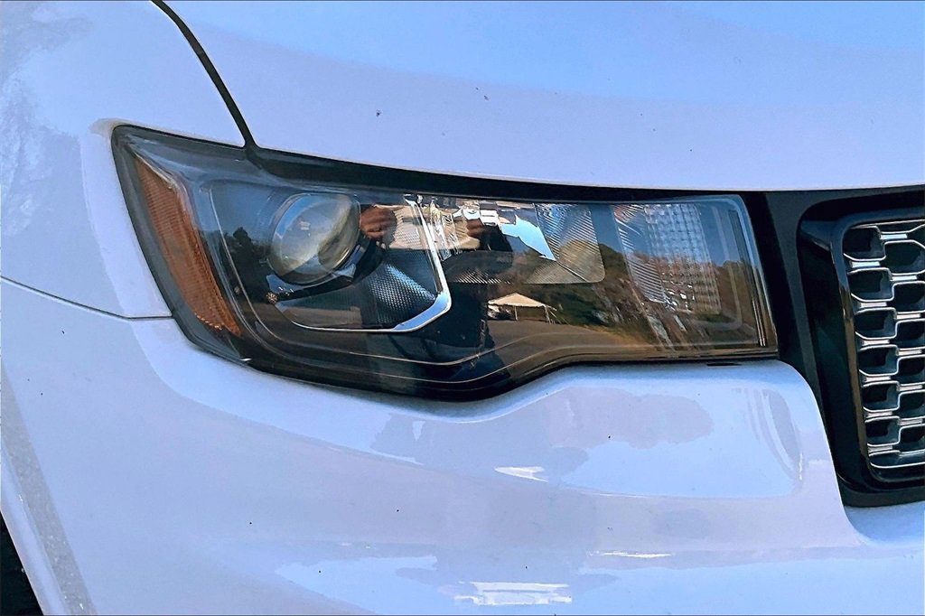 Used 2021 Jeep Grand Cherokee Laredo X image 26