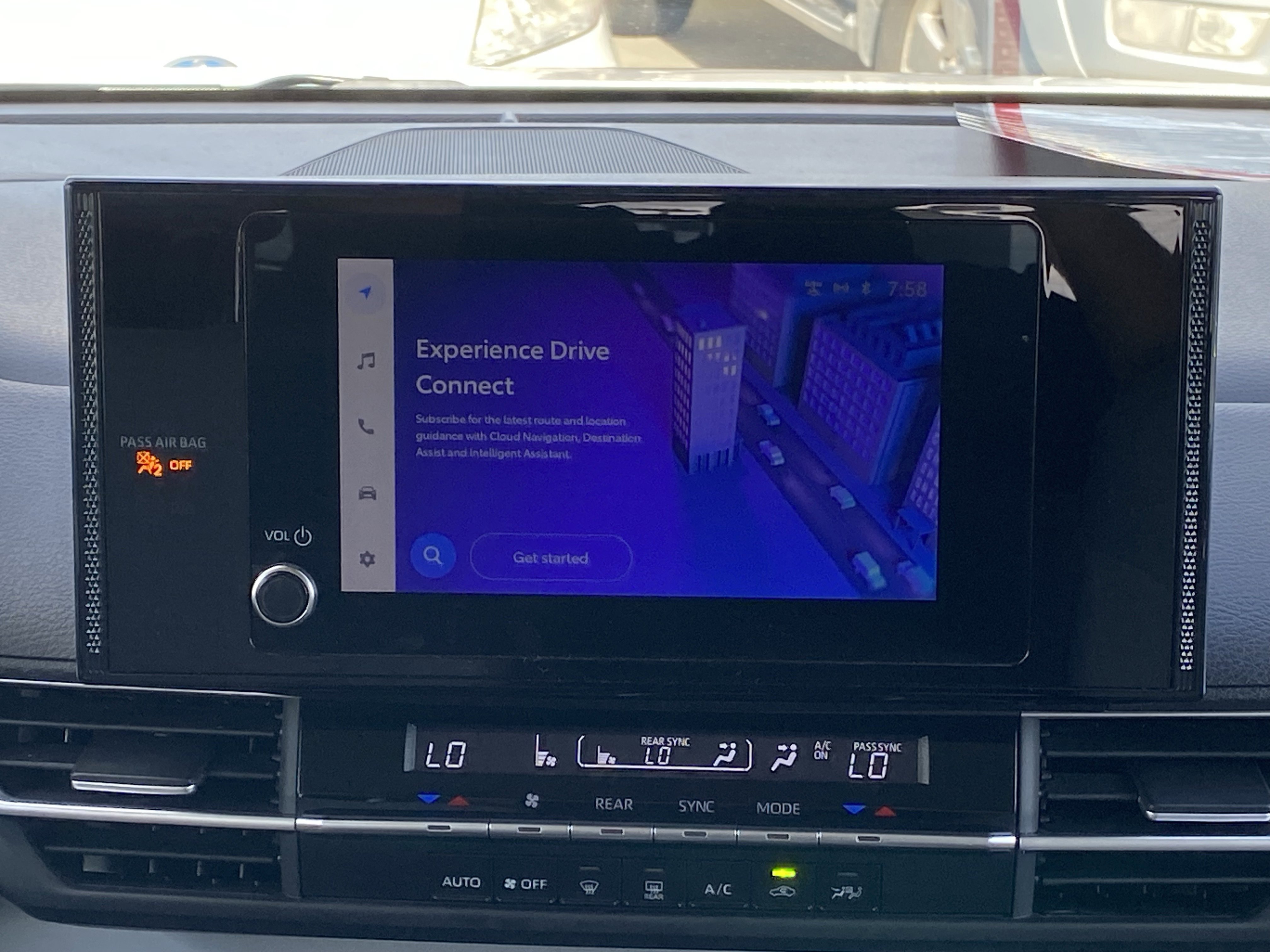 Certified 2025 Toyota Sienna LE FWD image 14
