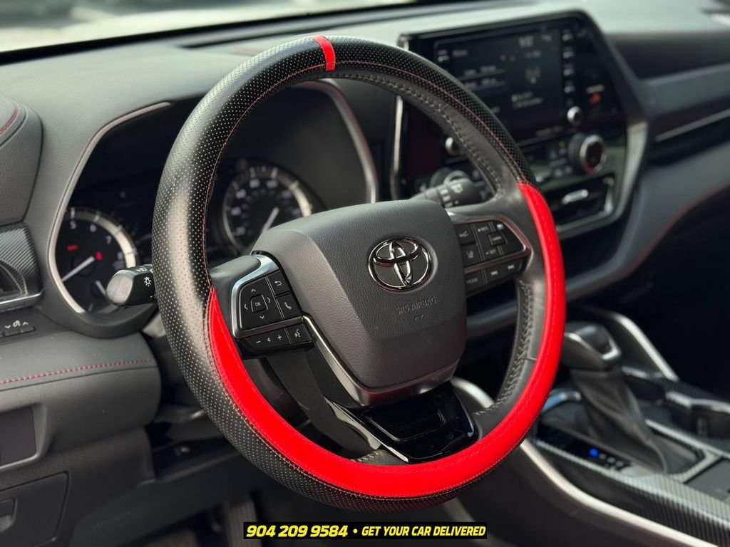 Used 2021 Toyota Highlander XSE FWD image 18