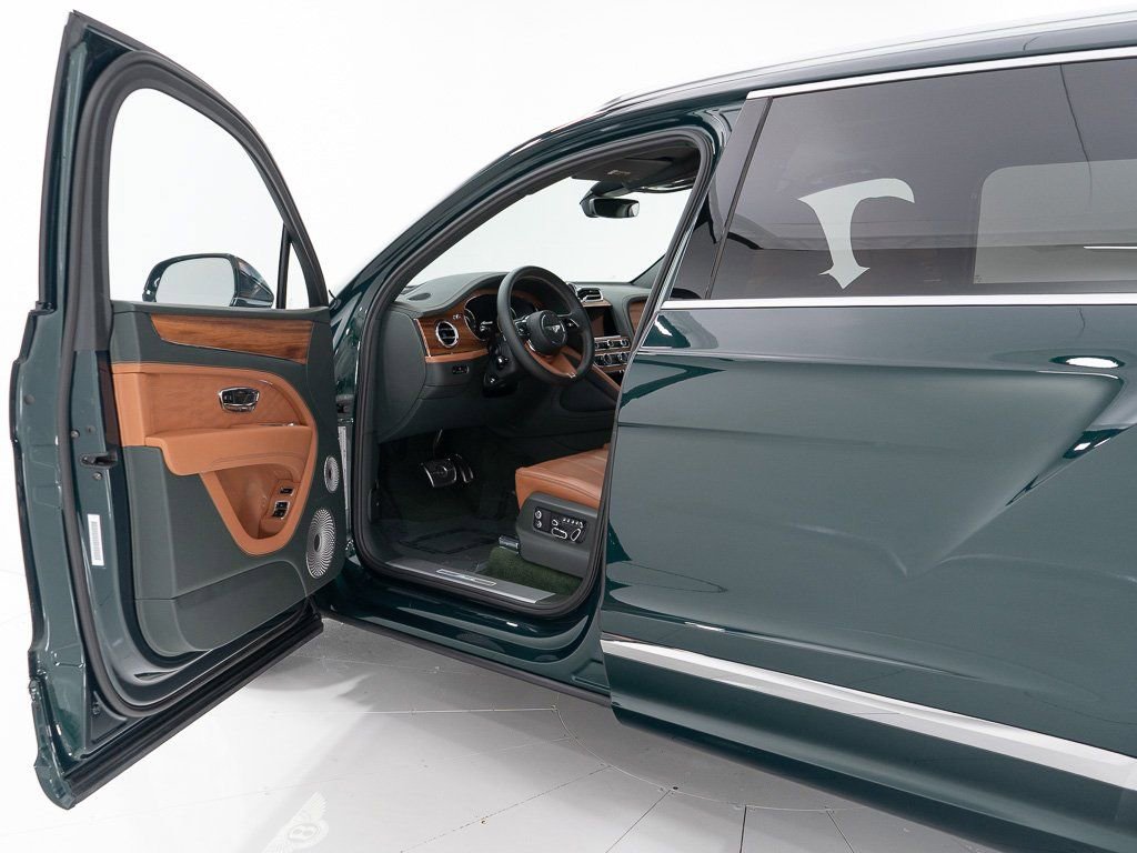 Certified 2025 Bentley Bentayga Extended Wheelbase image 9