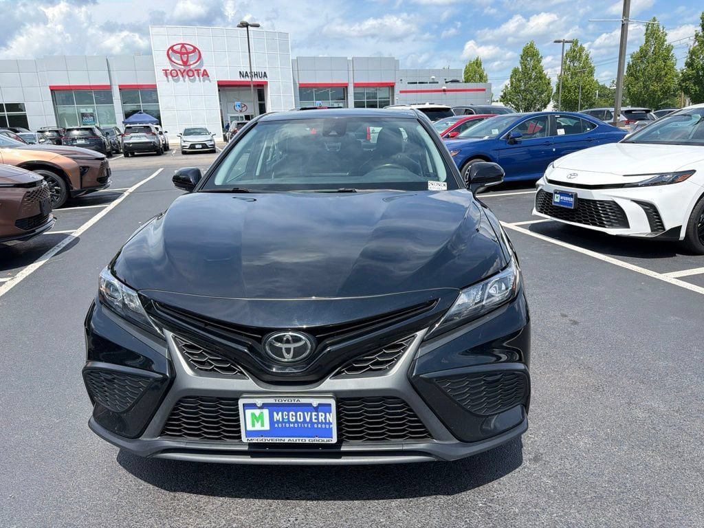 Used 2024 Toyota Camry SE w/ Cold Weather Package FWD image 2