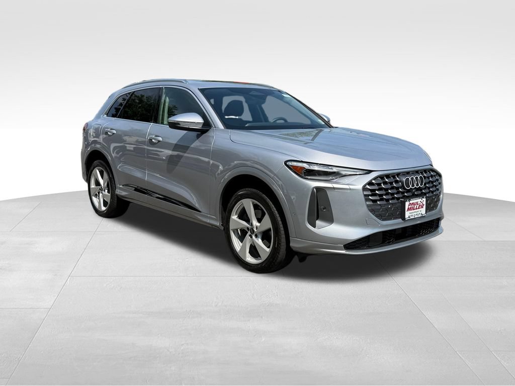 Used 2025 Audi Q5 Premium Plus w/ Premium Plus AWD/4WD image 3