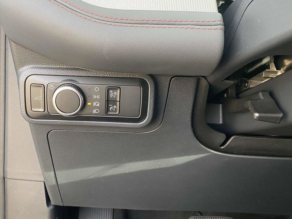 New 2025 Ford Explorer Active image 32