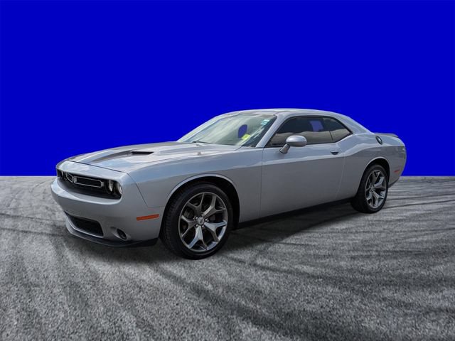 Used 2017 Dodge Challenger SXT RWD image 8