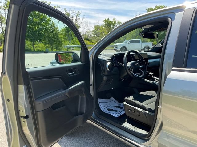 Used 2024 Chevrolet Colorado LT w/ LT Convenience Package II AWD/4WD image 15