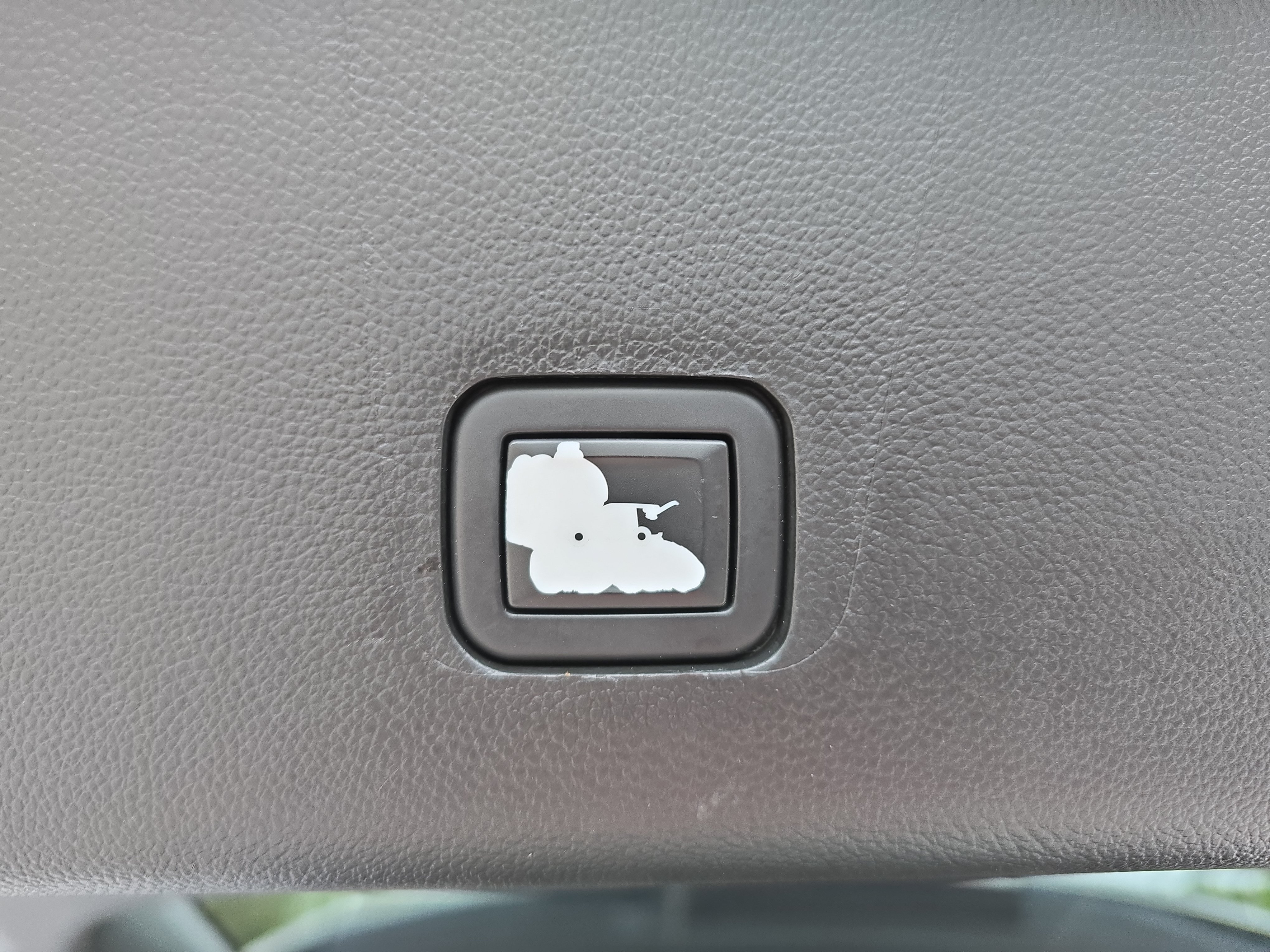 Used 2020 Chevrolet Traverse Premier w/ Redline Edition AWD/4WD image 15