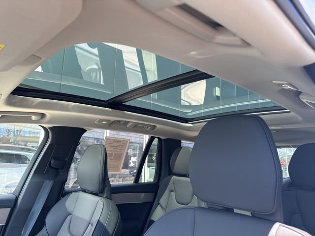 Certified 2025 Volvo XC90 B5 Plus image 27