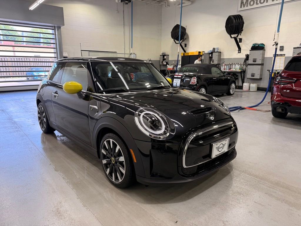 Certified 2024 MINI Cooper SE FWD image 7