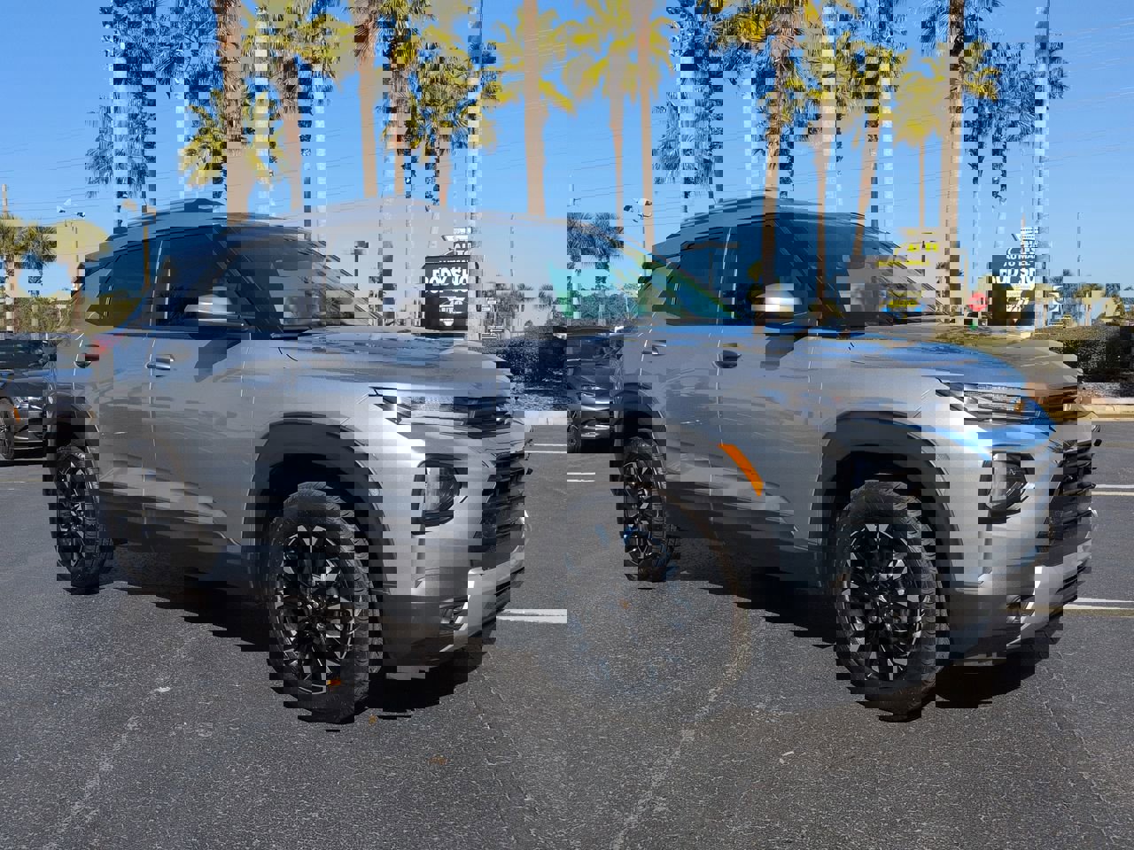 Used 2023 Chevrolet TrailBlazer LT w/ Convenience Package image 2