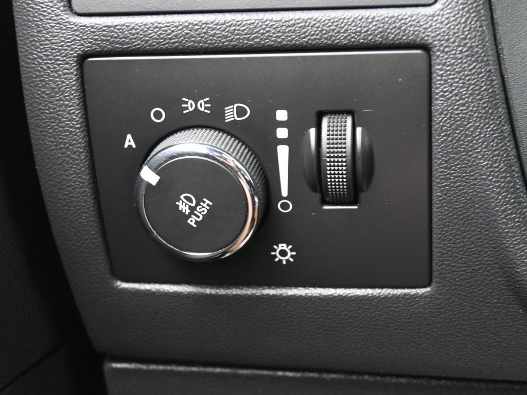 Used 2014 Dodge Challenger R/T Plus image 18