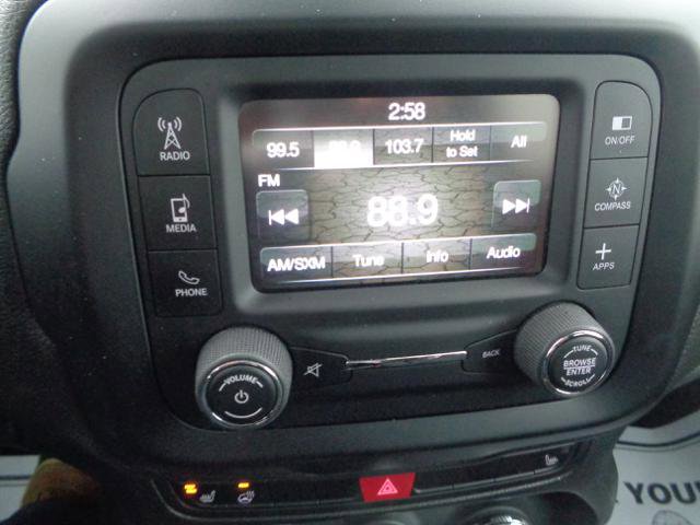 Used 2017 Jeep Renegade Altitude image 31