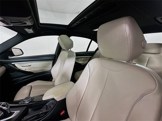 Used 2018 BMW 330i Sedan w/ Convenience Package image 21