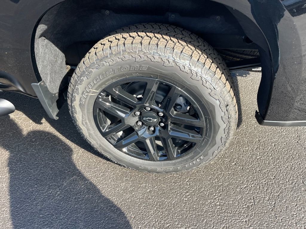 New 2026 Chevrolet Silverado 1500 Custom w/ Turbomax Blackout Package image 32