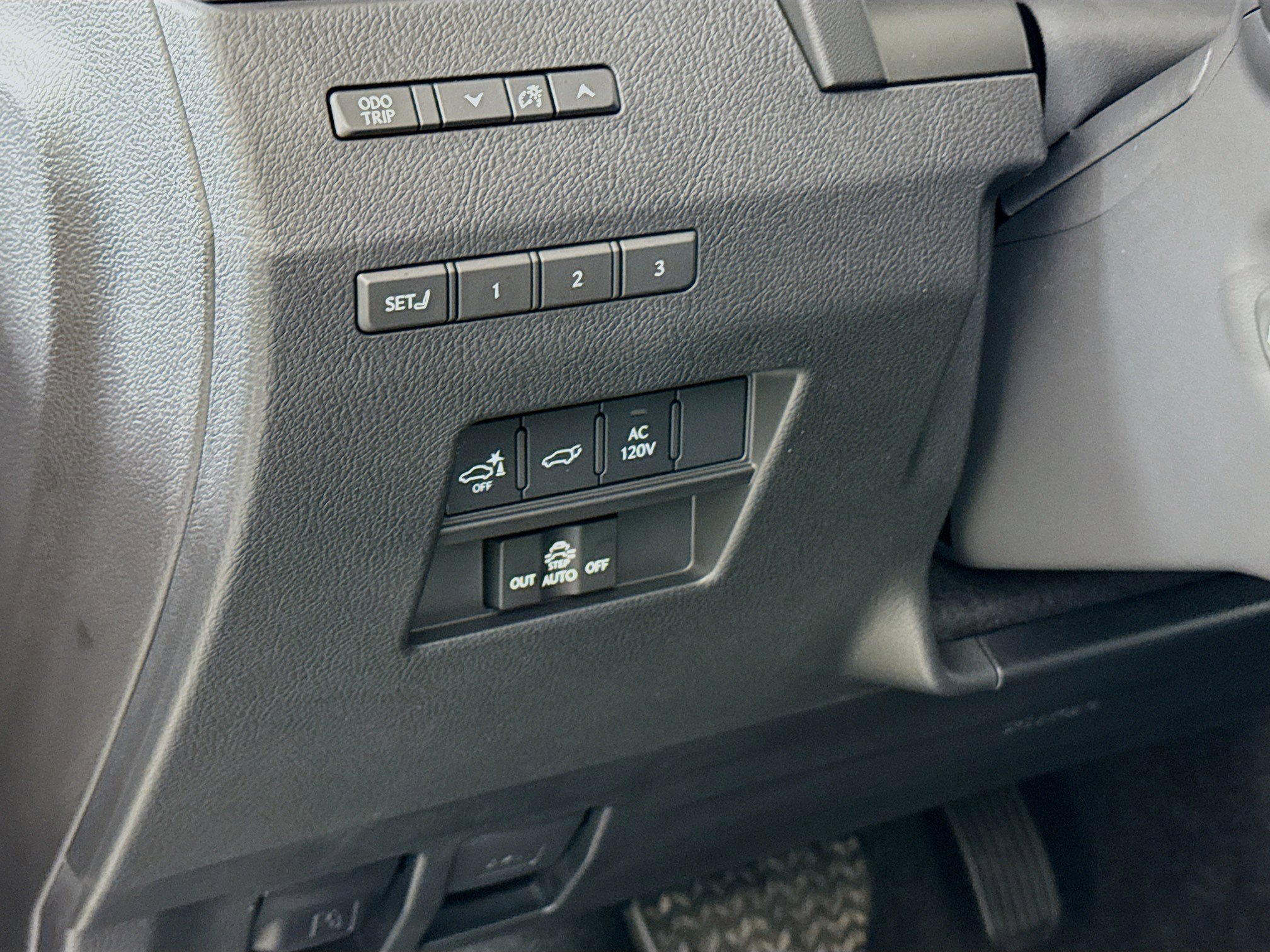 Certified 2025 Lexus GX 550 w/ Accessory Package (2T) image 10