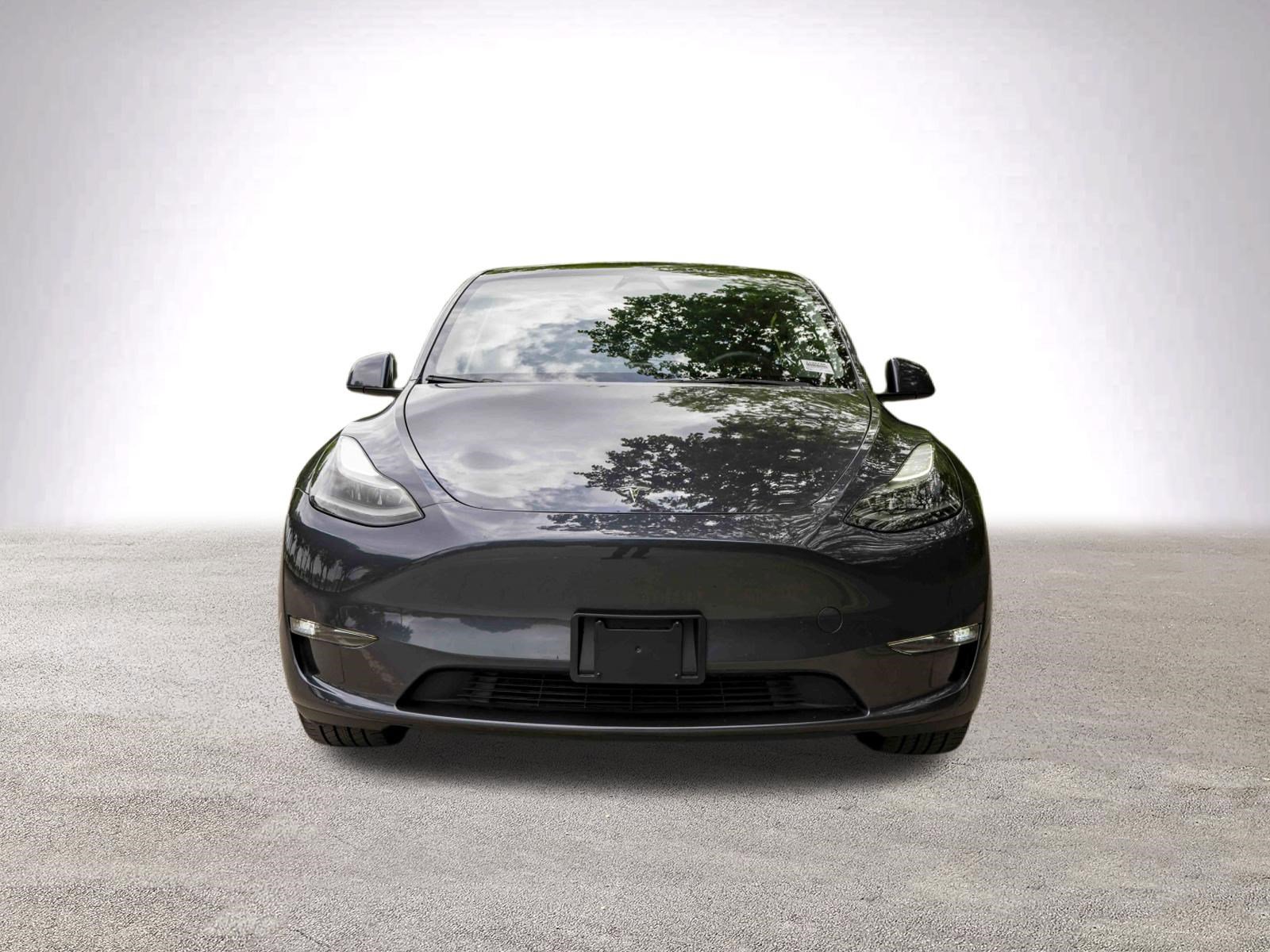 Used 2023 Tesla Model Y AWD image 3