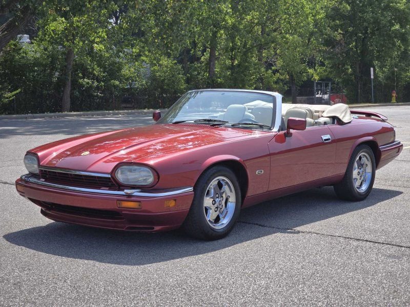 Used 1995 Jaguar XJS V12 Convertible image 2