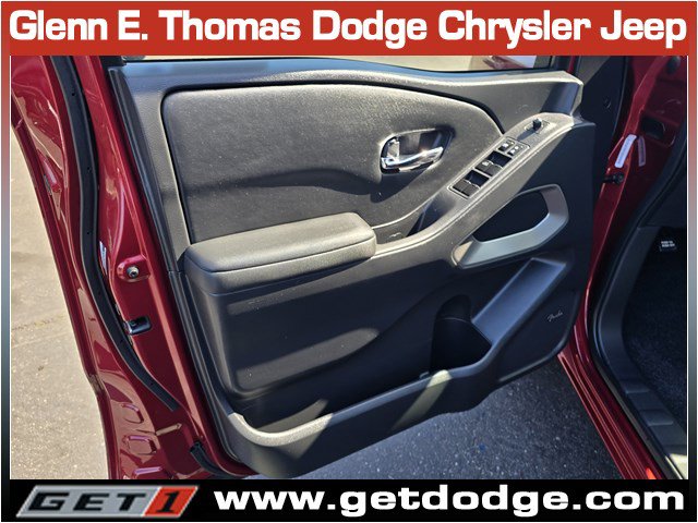 Used 2024 Nissan Frontier SL RWD image 24