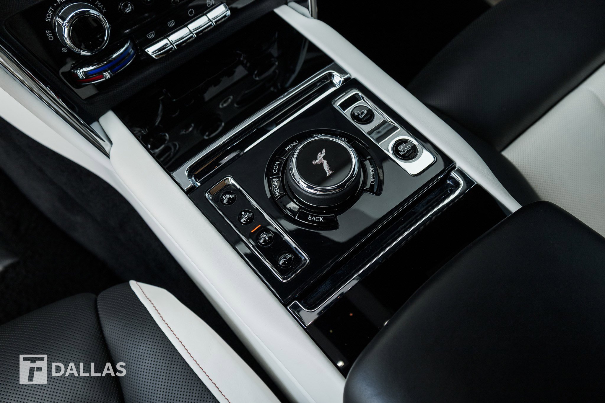 Used 2022 Rolls-Royce Cullinan w/ Technology Package AWD/4WD image 29
