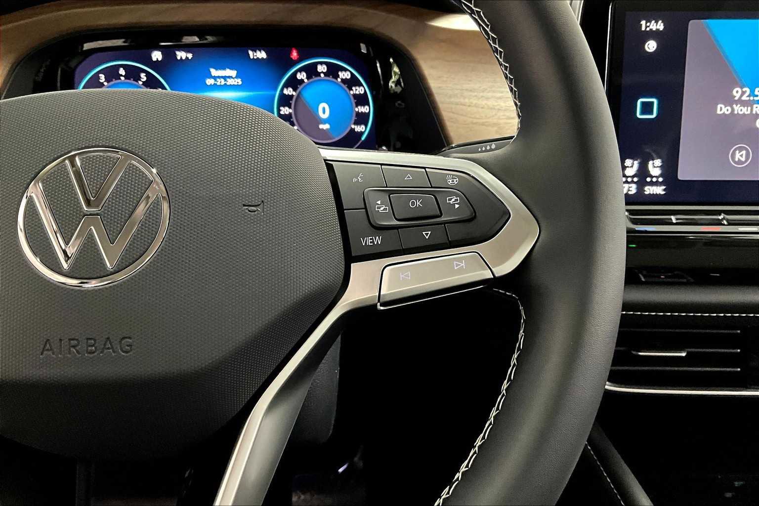 New 2026 Volkswagen Atlas SE image 18