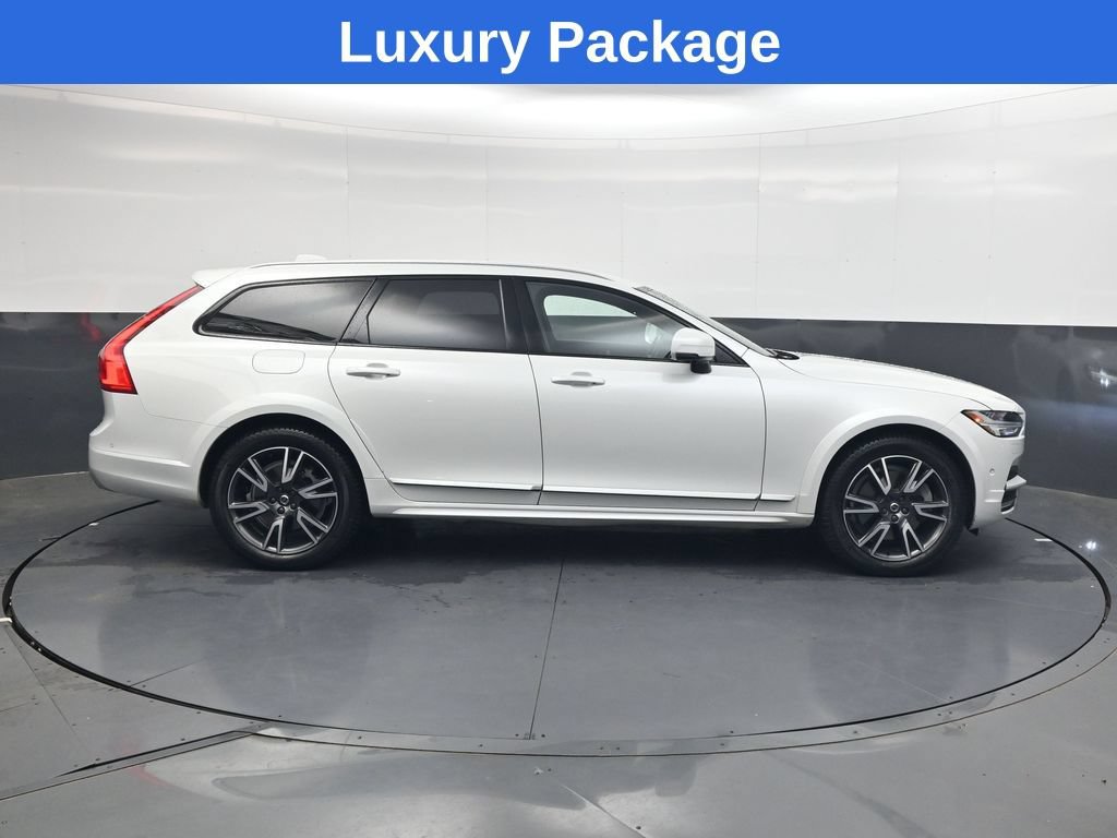 Used 2018 Volvo V90 T6 Cross Country w/ Convenience Package AWD/4WD image 3