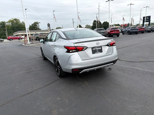 Used 2024 Nissan Versa SR FWD image 12