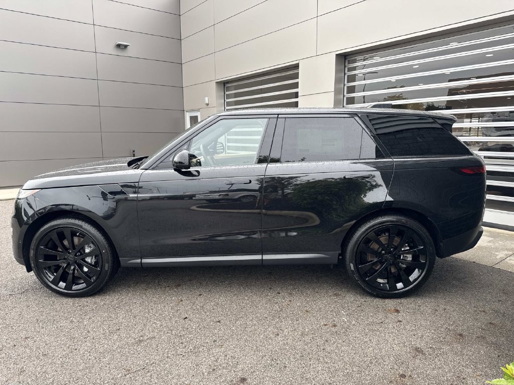 New 2026 Land Rover Range Rover Sport SE AWD/4WD image 4