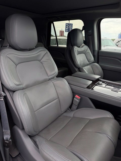 Used 2020 Lincoln Navigator Reserve w/ Equipment Group 201A Reserve RWD image 23