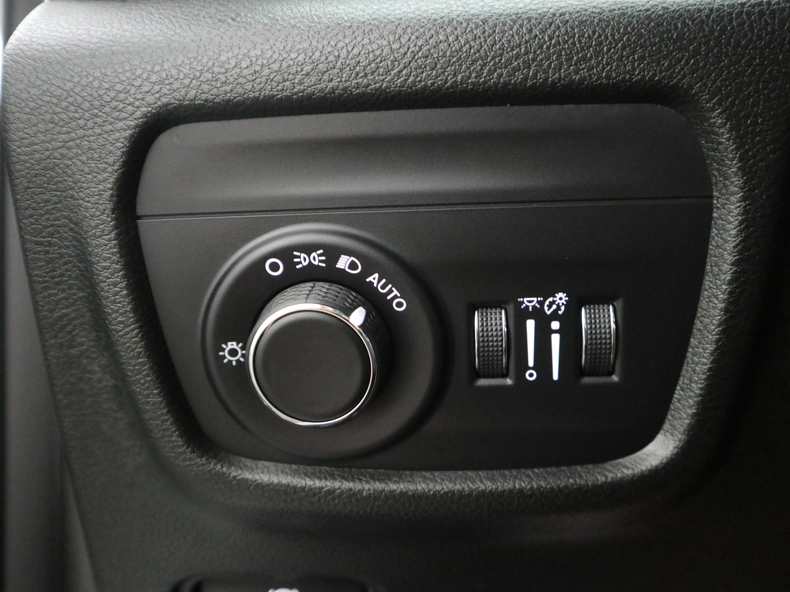 Used 2023 Jeep Grand Cherokee L Laredo AWD/4WD image 30