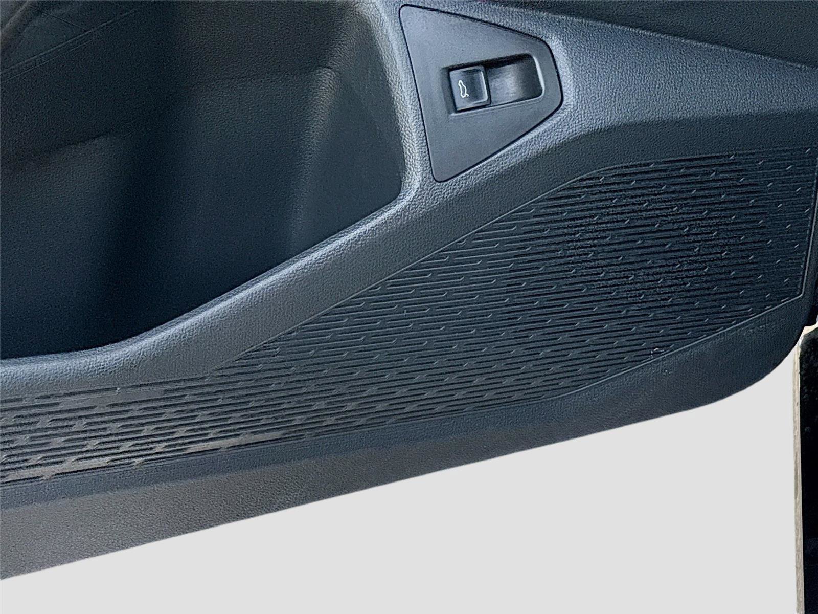 Used 2025 Volkswagen Jetta Sport image 18