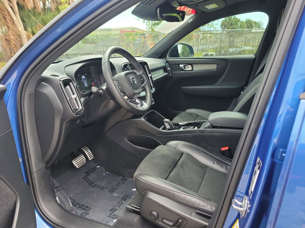 Used 2021 Volvo XC40 T5 R-Design w/ Climate Package AWD/4WD image 21