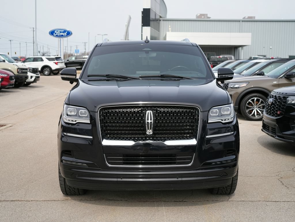 Used 2023 Lincoln Navigator Reserve w/ Equipment Group 201A AWD/4WD image 3