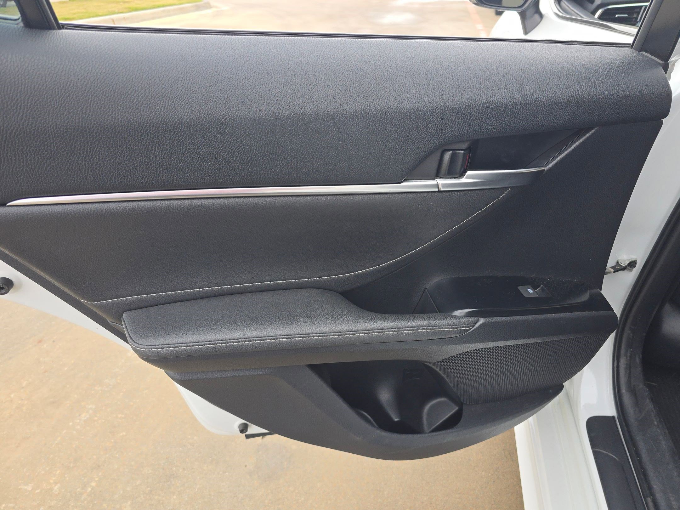 Used 2018 Toyota Camry XSE image 21