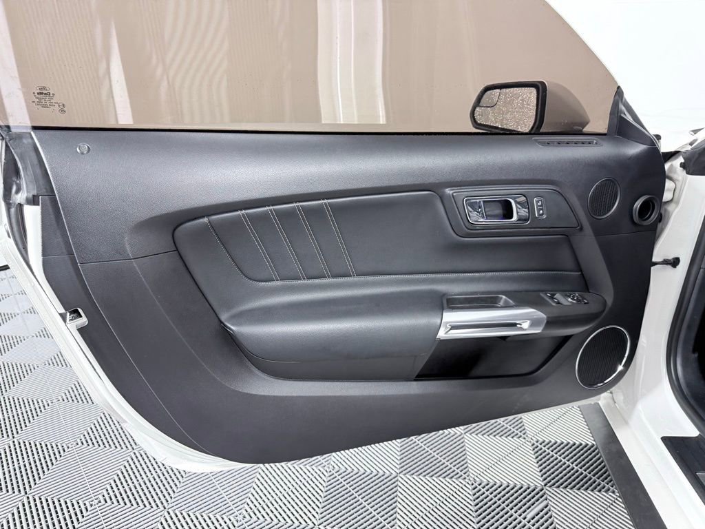 Used 2017 Ford Mustang GT Premium image 9