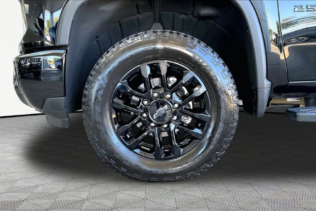 Used 2026 Chevrolet Silverado 2500 Custom w/ Custom Convenience Package AWD/4WD image 21