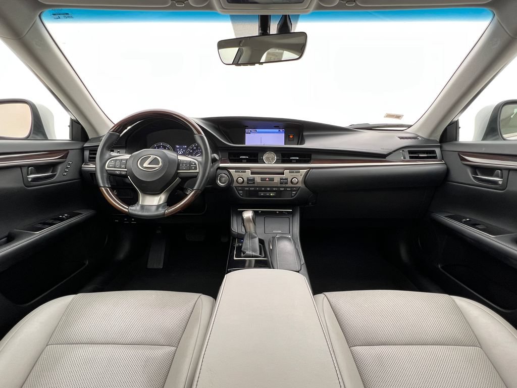Used 2016 Lexus ES 350 w/ Navigation System Package FWD image 24