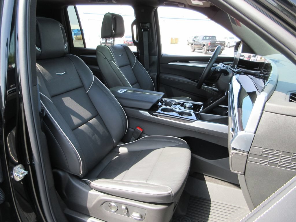 Certified 2026 Cadillac Escalade ESV Sport w/ Touring Package AWD/4WD image 25