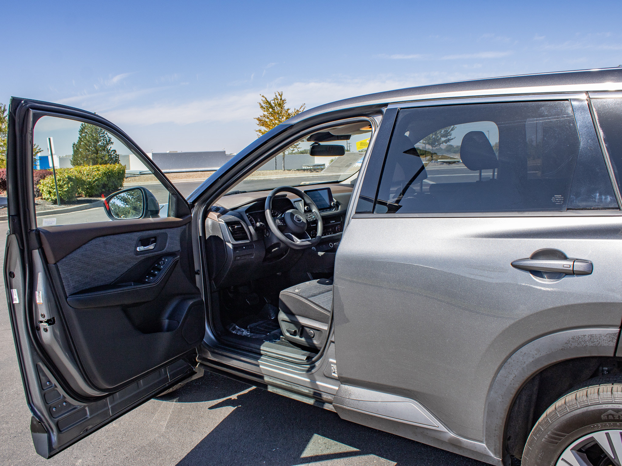 Used 2021 Nissan Rogue SV AWD/4WD image 24