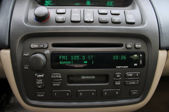 Used 2005 Cadillac De Ville w/ Limited Edition Package image 27