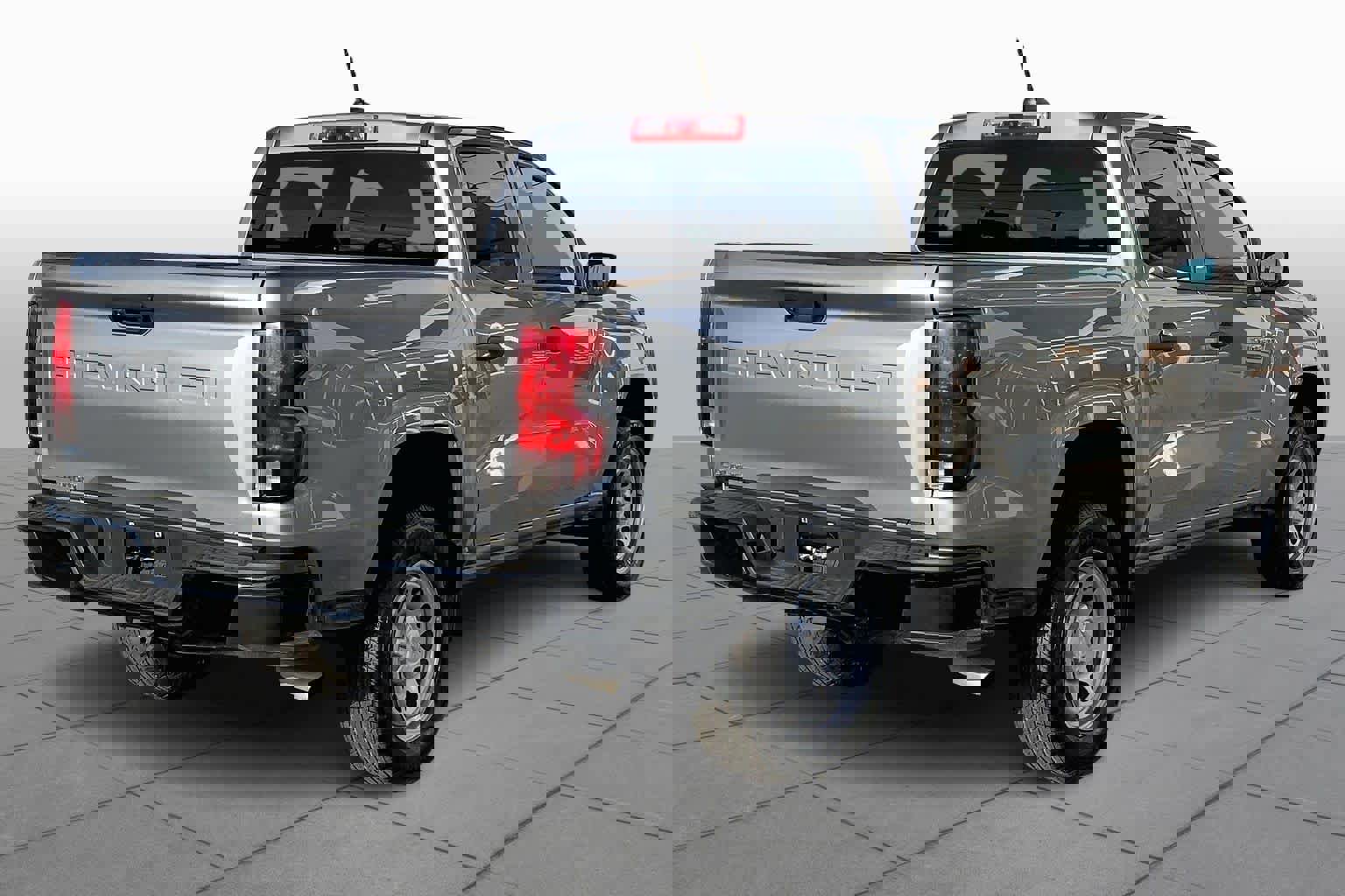 Used 2024 Chevrolet Colorado W/T image 13