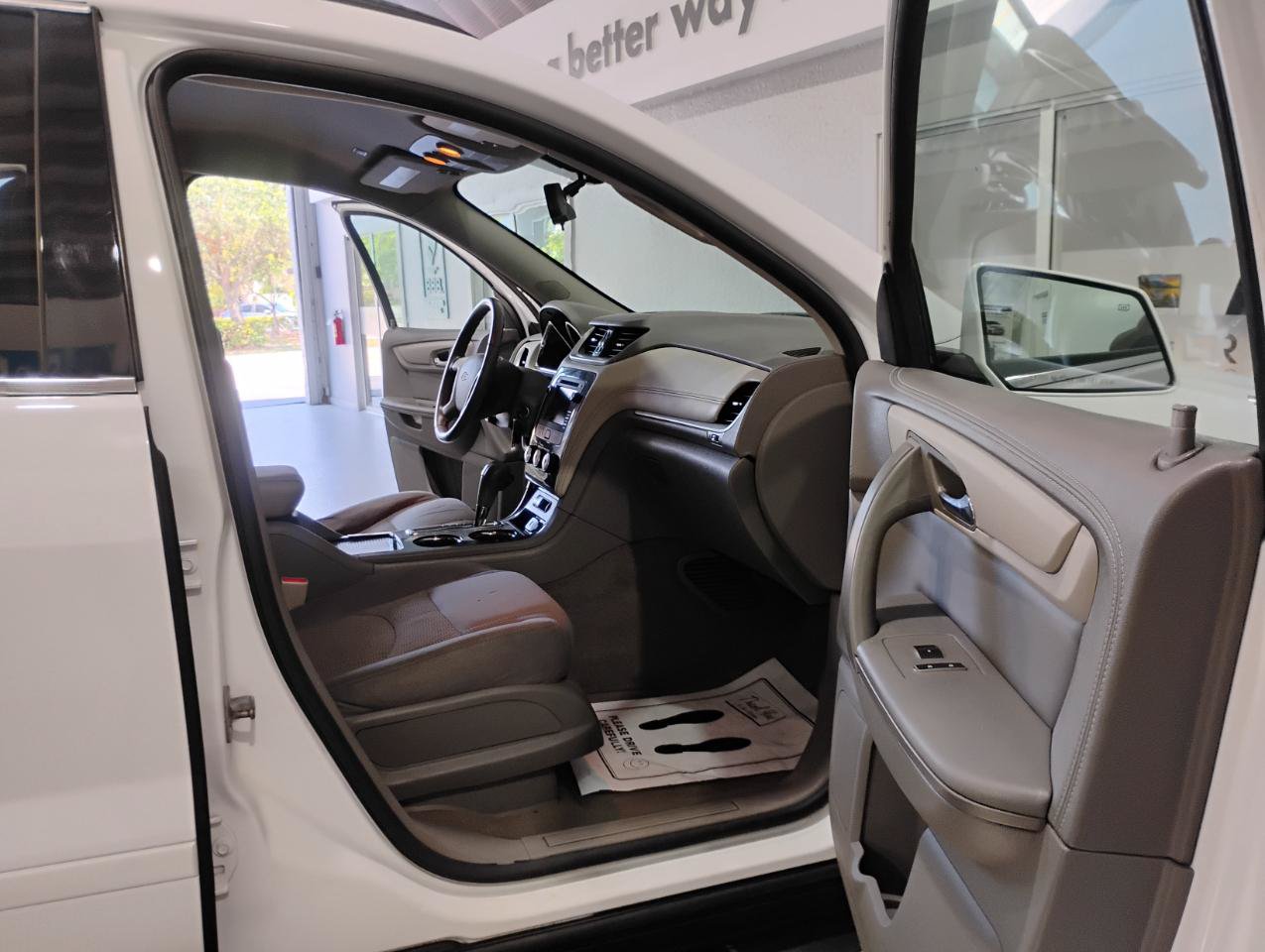 Used 2017 Chevrolet Traverse LT FWD image 78