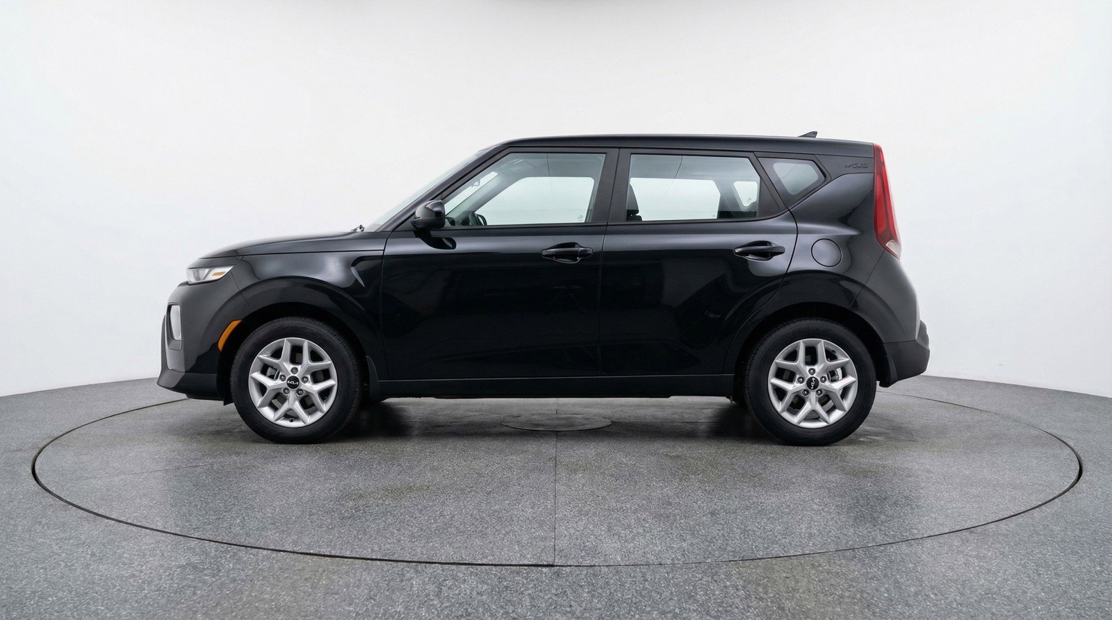 Used 2025 Kia Soul LX w/ LX Technology Package image 5