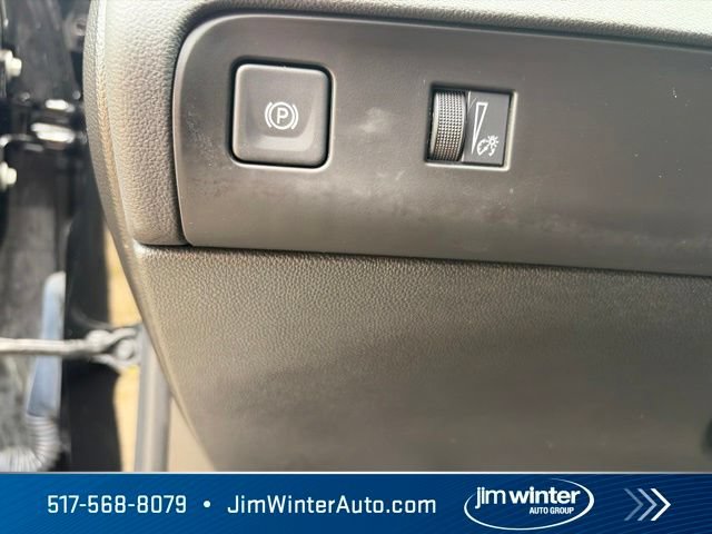 Used 2024 Buick Enclave Essence w/ Sport Touring Edition AWD/4WD image 25