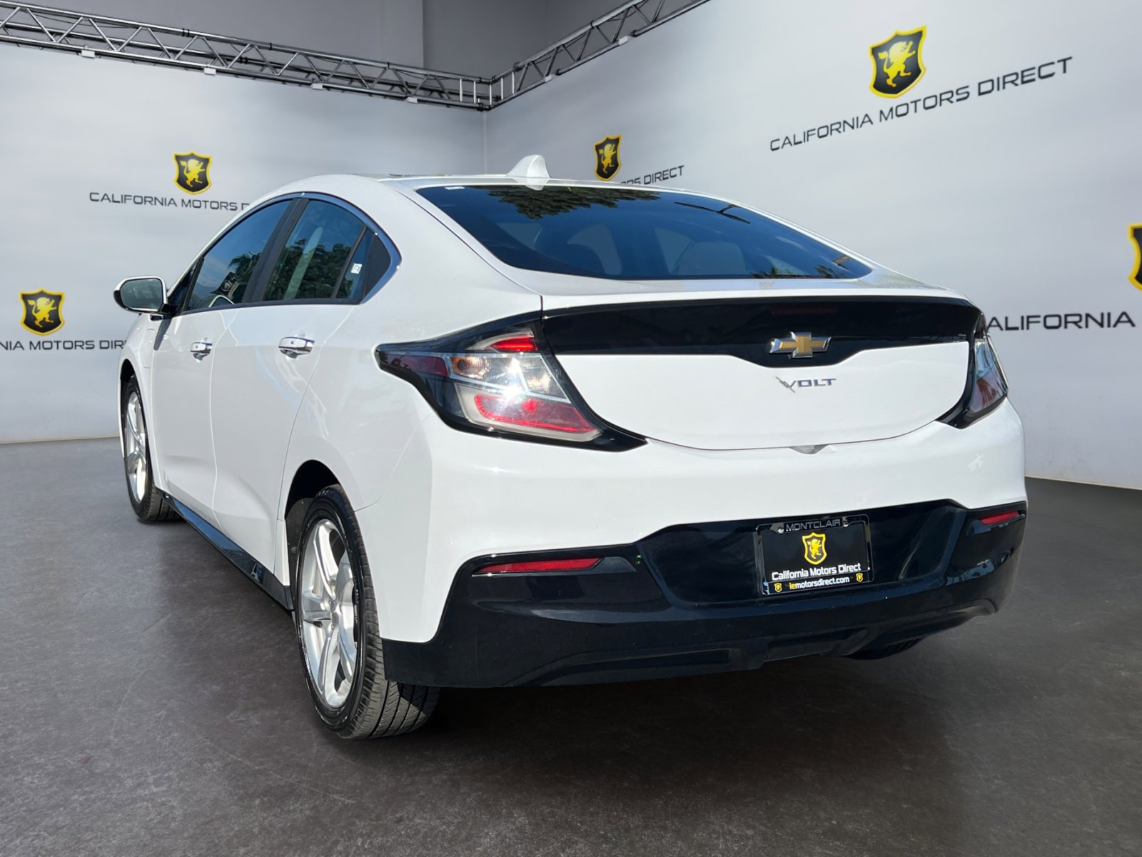 Used 2017 Chevrolet Volt LT FWD image 3