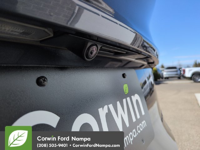 Used 2022 Tesla Model Y Long Range AWD/4WD image 28